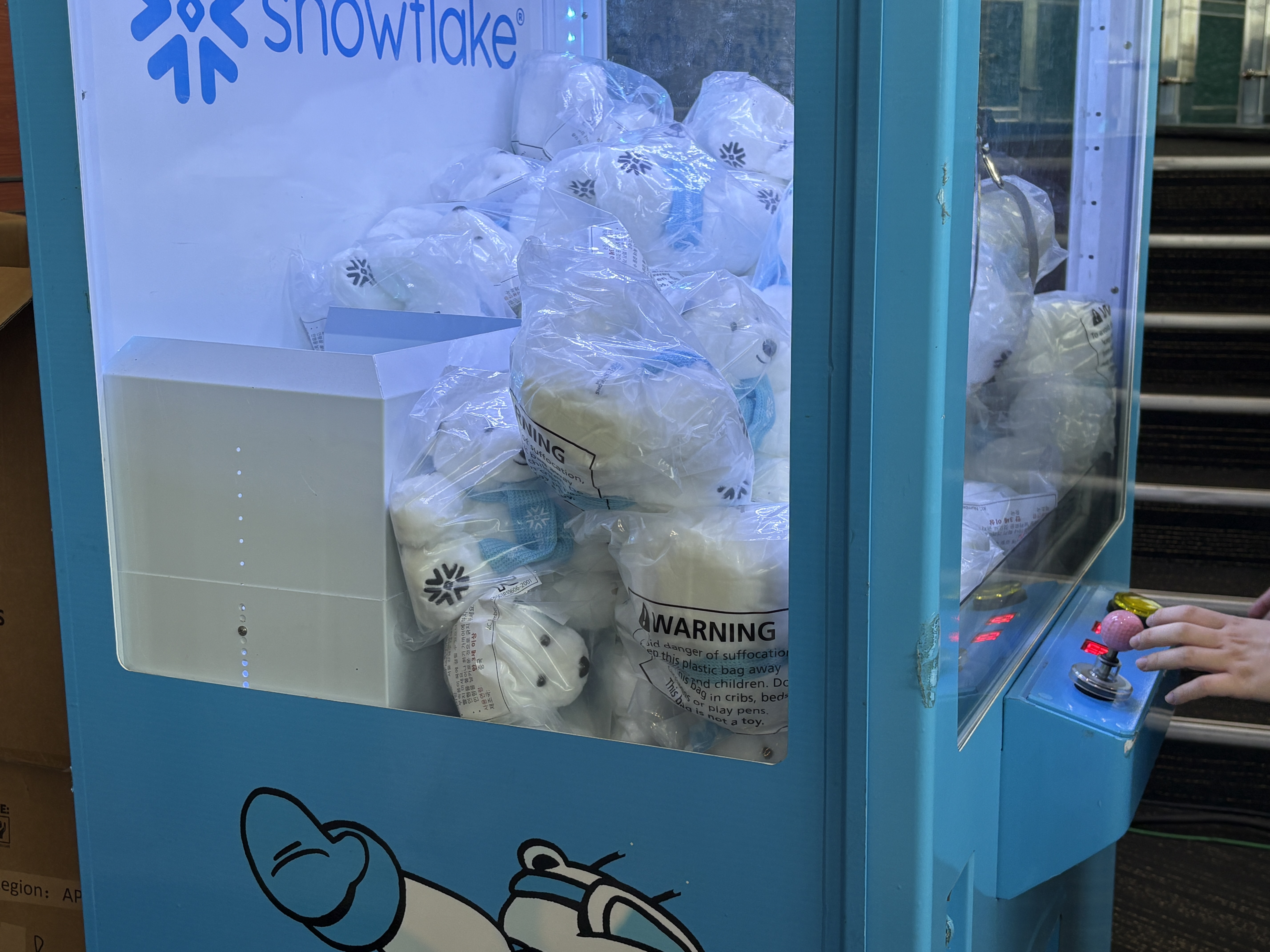 스노우플레이크_snowflake_ai_world_tour_seoul_intelligence_markrting_startup_community_data_cortex_LLM_SPH_sph_에스피에이치_데이터분석_cloud_클라우드_데이터플랫폼_데이터공유_마켓플레이스